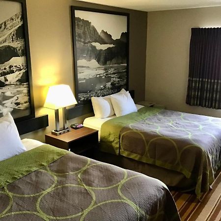 Super 8 By Wyndham Helena Motel Bagian luar foto