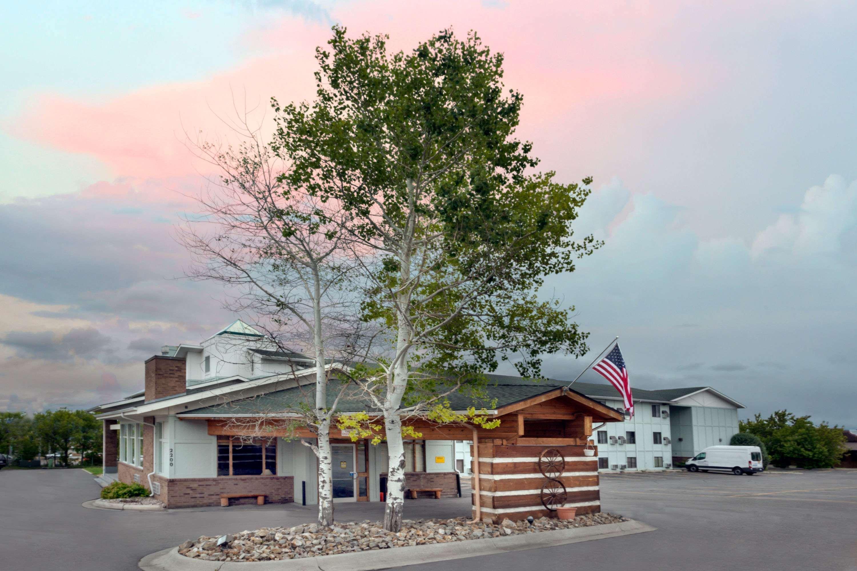 Super 8 By Wyndham Helena Motel Bagian luar foto