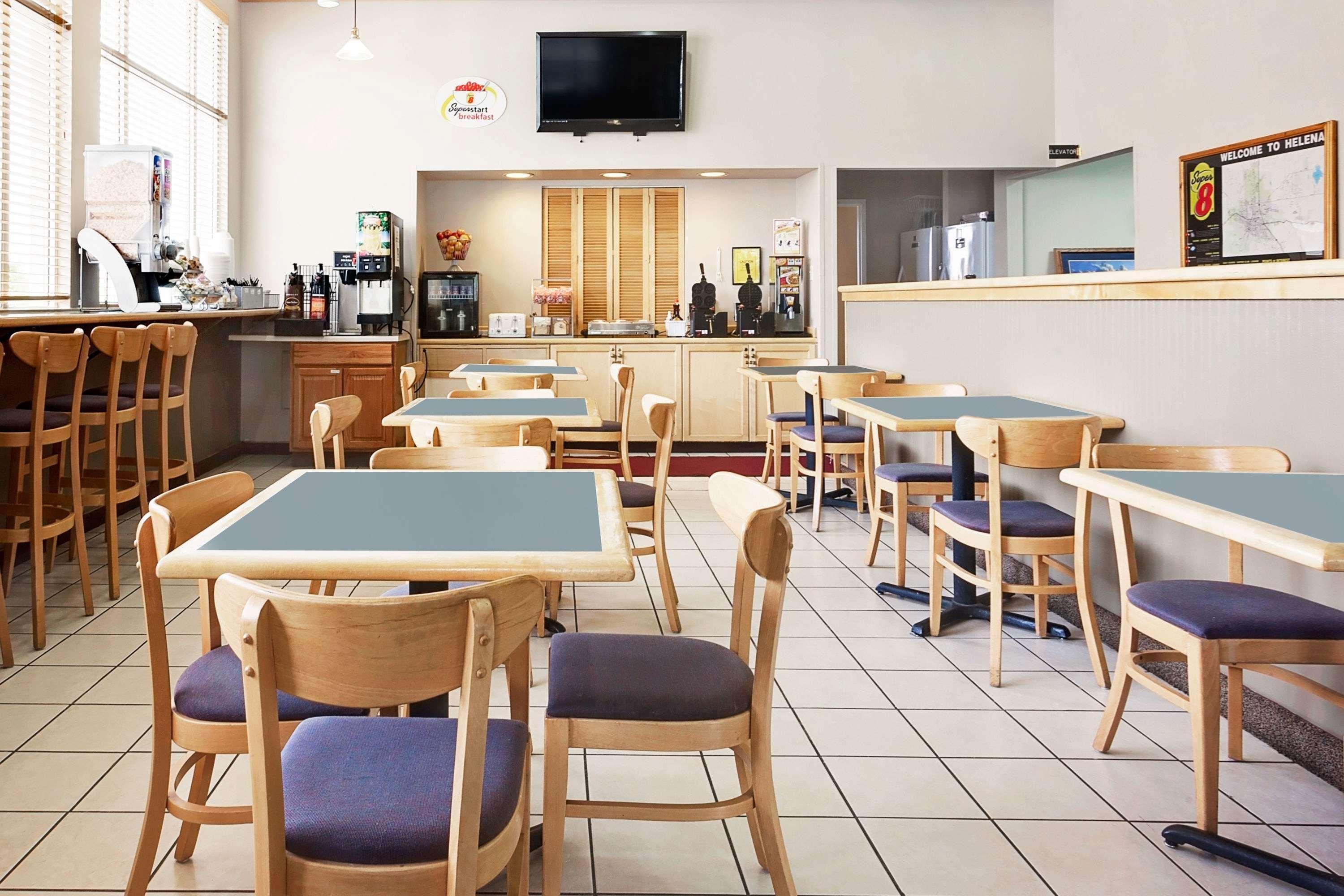 Super 8 By Wyndham Helena Motel Bagian luar foto
