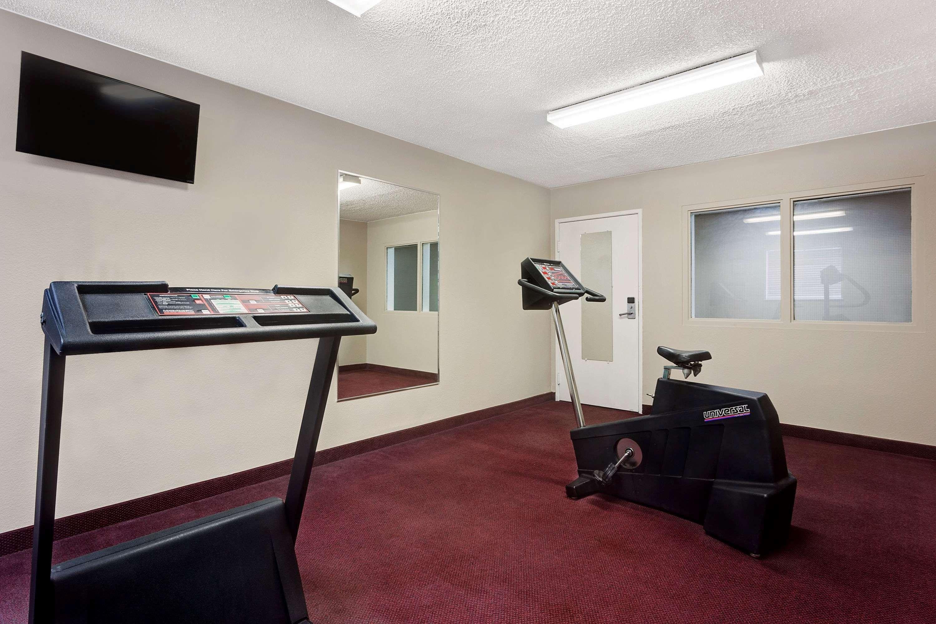 Super 8 By Wyndham Helena Motel Bagian luar foto