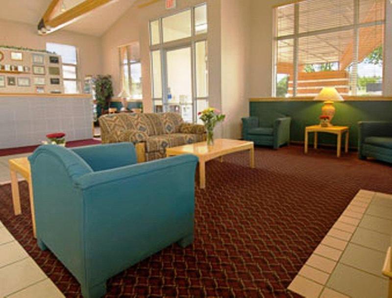Super 8 By Wyndham Helena Motel Bagian luar foto